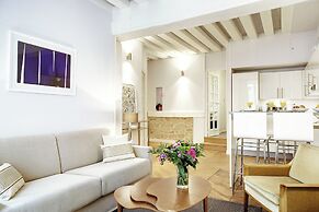 Paris Marais Central Residence