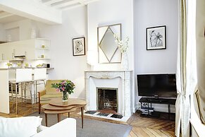 Paris Marais Central Residence