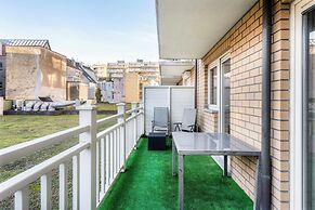 Apartment With 2 Rooms and Terrace