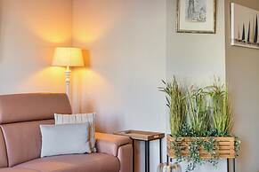 Apartment With 2 Rooms and Terrace