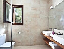 Beachfront Villa With Saltwater Pool