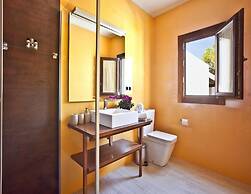 Beachfront Villa With Saltwater Pool