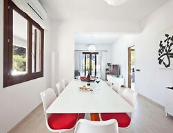 Beachfront Villa With Saltwater Pool