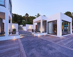 Super Villa With Swimming Pool