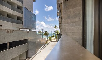 NWTs - Estúdios com Vista Lateral Mar