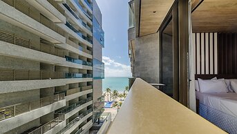 NWTs - Estúdios com Vista Lateral Mar