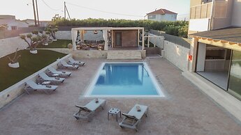 Avelia Luxury Villa With Private Pool