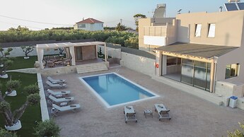 Avelia Luxury Villa With Private Pool