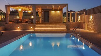 Avelia Luxury Villa With Private Pool