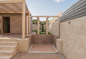 Avelia Luxury Villa With Private Pool