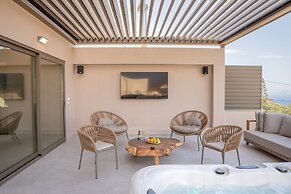 Avelia Luxury Villa With Private Pool