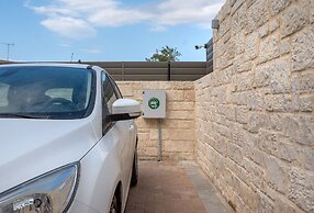 Avelia Luxury Villa With Private Pool