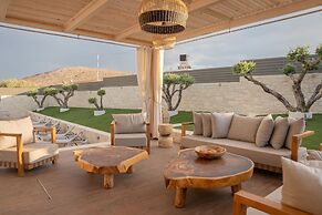Avelia Luxury Villa With Private Pool