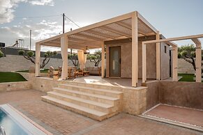 Avelia Luxury Villa With Private Pool