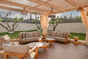 Avelia Luxury Villa With Private Pool