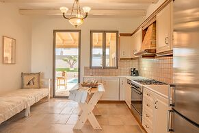 Avelia Luxury Villa With Private Pool