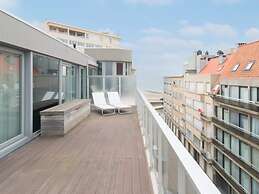 Penthouse in Ostend With sea View Dining