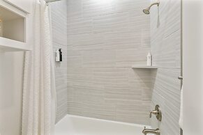 Chancla - Pet Friendly! Community Pool!