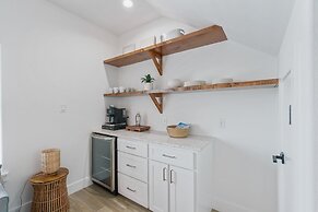 Chancla - Pet Friendly! Community Pool!