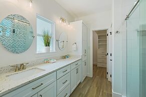 Chancla - Pet Friendly! Community Pool!