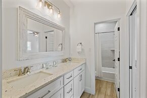 Chancla - Pet Friendly! Community Pool!