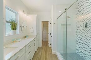 Chancla - Pet Friendly! Community Pool!