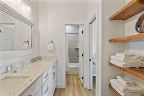 Chancla - Pet Friendly! Community Pool!