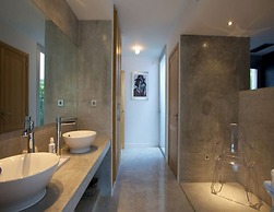 Gorgeous Villa With Views