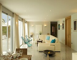 Gorgeous Villa With Views