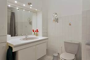 Apartment With Terrace for 5 People