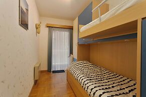 Apartment With Terrace for 5 People