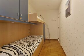 Apartment With Terrace for 5 People