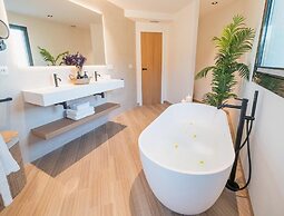 Superb Villa With Private Lagoon Pool