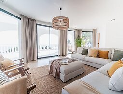 Superb Villa With Private Lagoon Pool