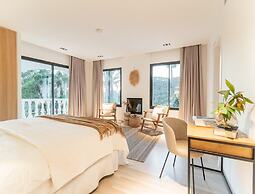 Superb Villa With Private Lagoon Pool