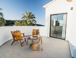 Superb Villa With Private Lagoon Pool