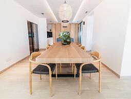 Superb Villa With Private Lagoon Pool