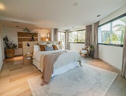 Superb Villa With Private Lagoon Pool