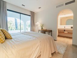 Superb Villa With Private Lagoon Pool