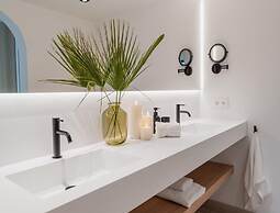 Superb Villa With Private Lagoon Pool