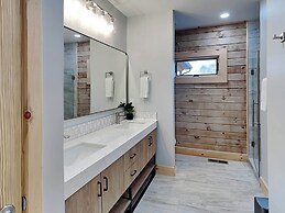 Majestic Manor by Taylor Made Deep Creek