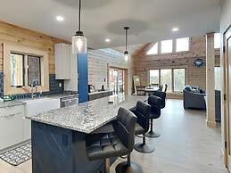 Majestic Manor by Taylor Made Deep Creek