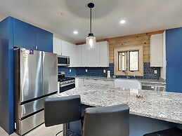 Majestic Manor by Taylor Made Deep Creek