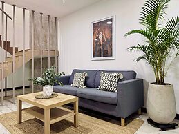 Flora By Wynwood House