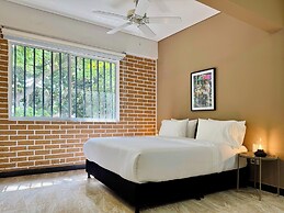 Flora By Wynwood House