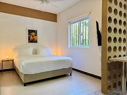 Flora By Wynwood House