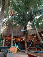 Kin Hostal and Camping