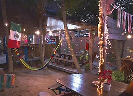 Kin Hostal and Camping