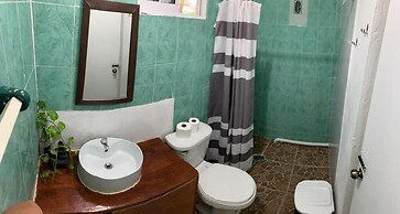 Kin Hostal and Camping