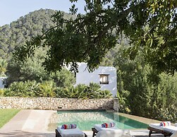 Amazing Villa With Swimming Pool